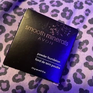 NEW Avon Smooth Minerals Powder Foundation in the color Bronze